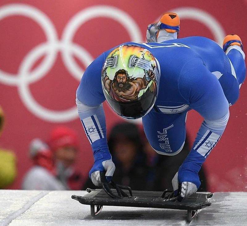 Olimpiadi, la politica entra dal microfono