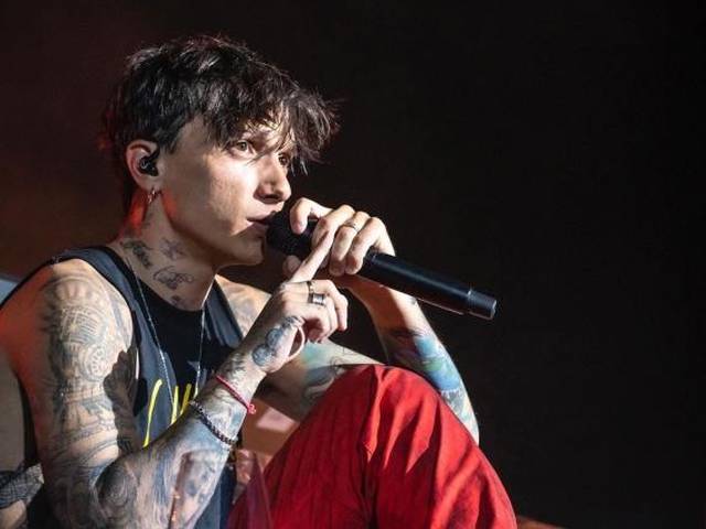 Ultimo e la ricerca di fede tra i giovani