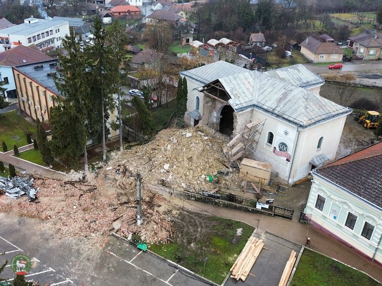 La chiesa riformata di Szilágycsehi è crollata