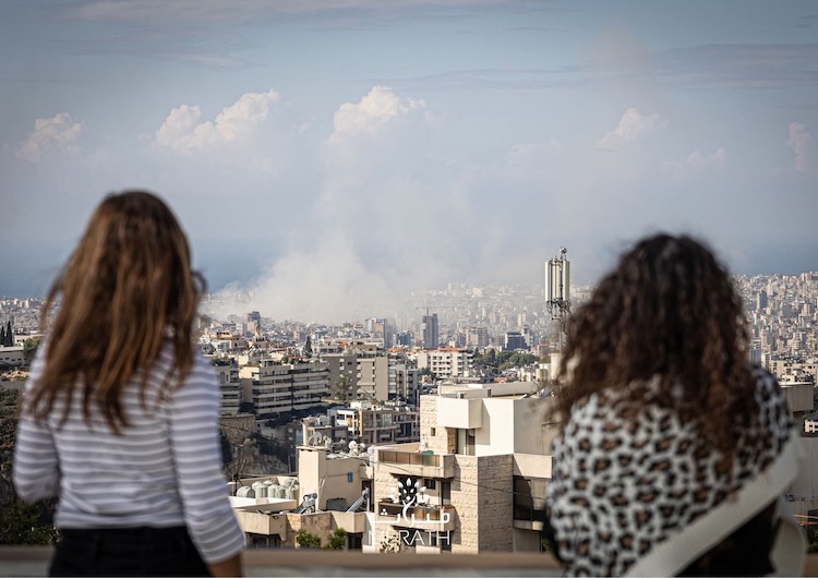 Una settimana dopo, sotto le bombe